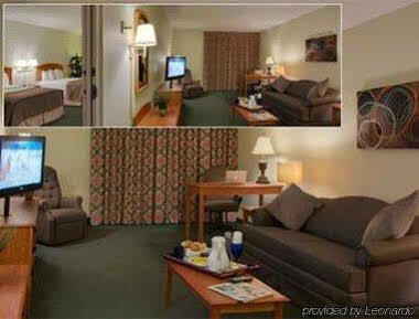 Hotel Red Roof & - Iah Airport Sw 3*